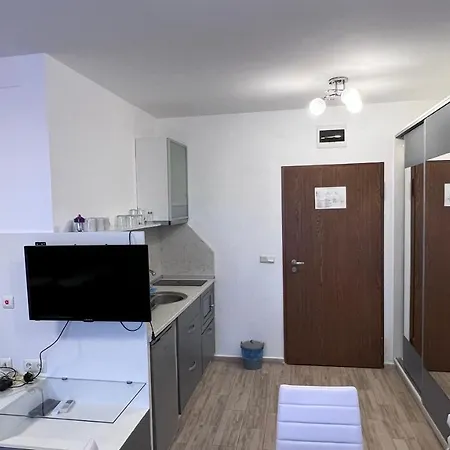 Cascadas Bulgaria ラヴダ
